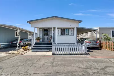 210 Dresden Ave, Santa Ana, CA 92703 - Photo 2