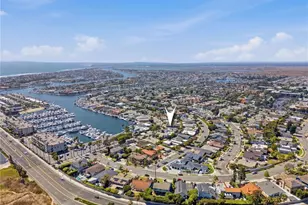 17140 Edgewater Ln, Huntington Beach, CA 92649 - Photo 52