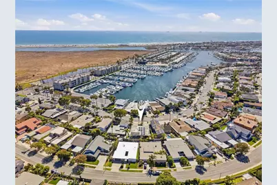 17140 Edgewater Lane, Huntington Beach, CA 92649 - Photo 48