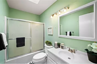 1100 Newport Avenue #404, Long Beach, CA 90804 - Photo 18