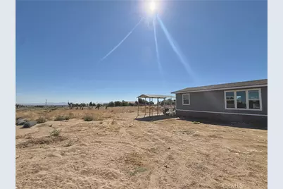 9589 Paramount, Phelan, CA 92371 - Photo 6