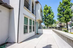 616 Trailblaze, Irvine, CA 92618 - Photo 4