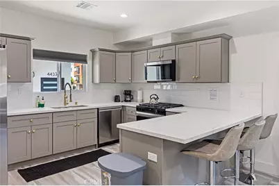 441 N Harvard Boulevard, Los Angeles, CA 90004 - Photo 22