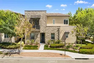 220 Follyhatch, Irvine, CA 92618 - Photo 2