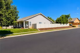 35579 Country Creek Dr, Yucaipa, CA 92399 - Photo 20