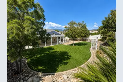 35579 Country Creek Drive, Yucaipa, CA 92399 - Photo 8