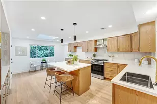 22323 Miranda St, Woodland Hills, CA 91367 - Photo 2