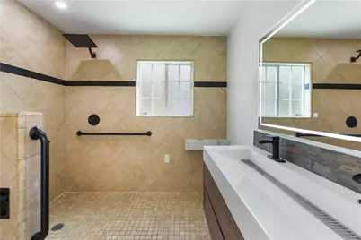 25045 Mackenzie, Laguna Hills, CA 92653 - Photo 10