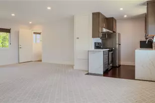 423 1/2 Westminster Ave, Newport Beach, CA 92663 - Photo 4