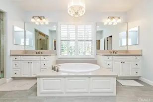 57 Statuary, Irvine, CA 92620 - Photo 32