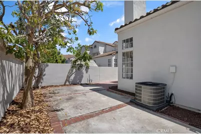 122 Almador, Irvine, CA 92614 - Photo 32