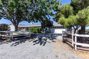 8650 Cowberry Rd, Phelan, CA 92371 - Photo 12
