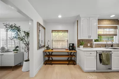 6951 Chisholm, Van Nuys, CA 91406 - Photo 6
