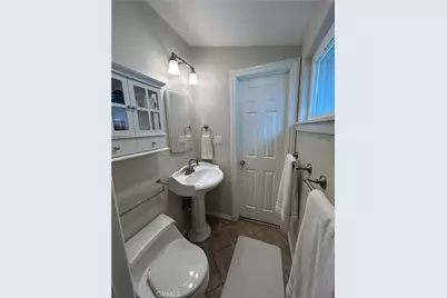 545 E Gainsborough Road, Thousand Oaks, CA 91360 - Photo 28