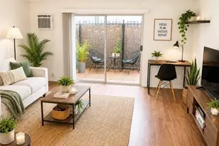5585 E Pacific Coast Hwy, Long Beach, CA 90804 - Photo 2