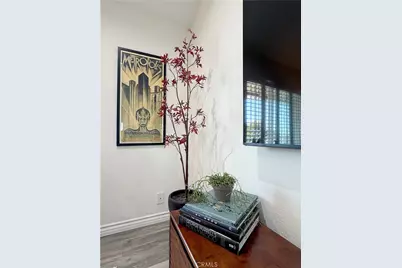 1637 E 5th Street #302, Long Beach, CA 90802 - Photo 4
