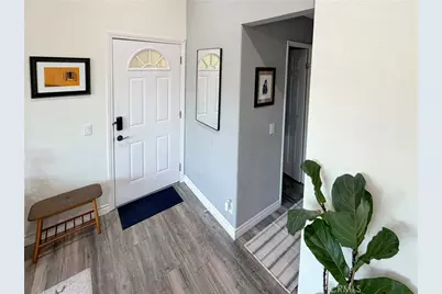 1637 E 5th Street #302, Long Beach, CA 90802 - Photo 2
