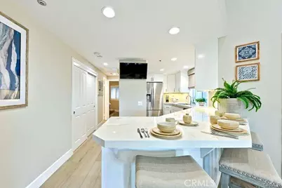 420 Lake #301, Huntington Beach, CA 92648 - Photo 4