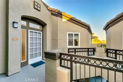 420 Lake #301, Huntington Beach, CA 92648 - Photo 2