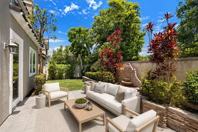 32 Baudin, Ladera Ranch, CA 92694 - Photo 2