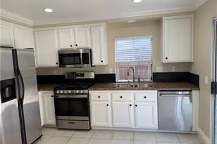 4 Sherrelwood Ct, Aliso Viejo, CA 92656 - Photo 4
