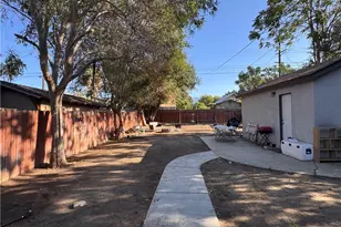 220 W Kendall, Corona, CA 92882 - Photo 8
