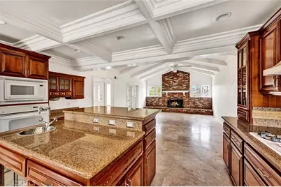 18922 Gregory Lane, Huntington Beach, CA 92646 - Photo 10
