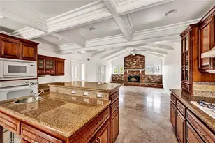 18922 Gregory Ln, Huntington Beach, CA 92646 - Photo 10