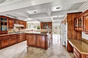 18922 Gregory Ln, Huntington Beach, CA 92646 - Photo 12