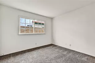 18922 Gregory Ln, Huntington Beach, CA 92646 - Photo 16