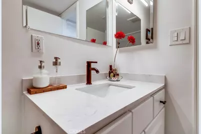 1020 Ocean Park #3, Santa Monica, CA 90405 - Photo 20