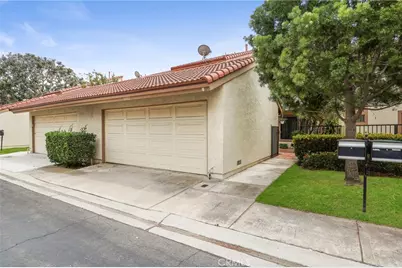 8402 Sunbeam Cir, Huntington Beach, CA 92646 - Photo 4