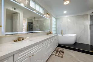 304 Goldenwest St, Huntington Beach, CA 92648 - Photo 14