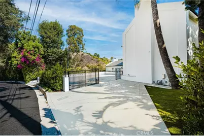 3566 Beverly Glen, Sherman Oaks, CA 91423 - Photo 4