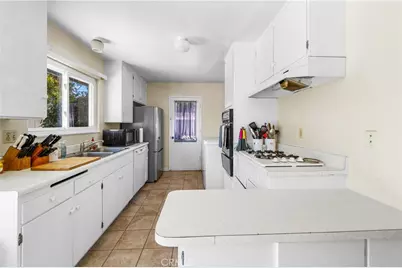 5652 Harold Pl, Huntington Beach, CA 92647 - Photo 12