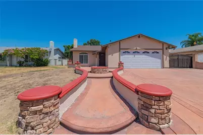 545 E Spruce Street, Ontario, CA 91761 - Photo 2