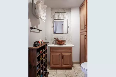 201 E Angeleno #105, Burbank, CA 91502 - Photo 18