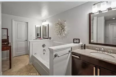 201 E Angeleno #105, Burbank, CA 91502 - Photo 8