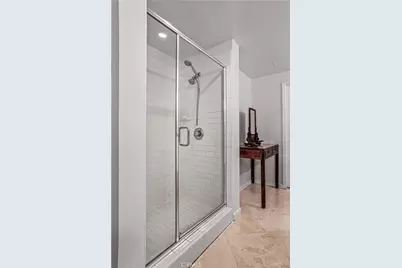 201 E Angeleno #105, Burbank, CA 91502 - Photo 30