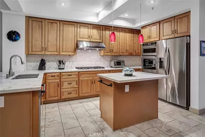 201 E Angeleno #105, Burbank, CA 91502 - Photo 6