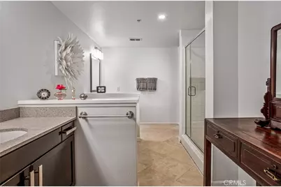 201 E Angeleno #105, Burbank, CA 91502 - Photo 28