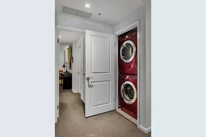 201 E Angeleno #105, Burbank, CA 91502 - Photo 24