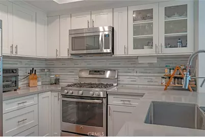 543 Victoria #M, Costa Mesa, CA 92627 - Photo 2