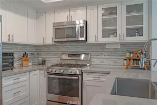 543 Victoria, Costa Mesa, CA 92627 - Photo 2