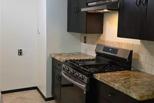 25255 Avenida Dorena, Newhall, CA 91321 - Photo 12