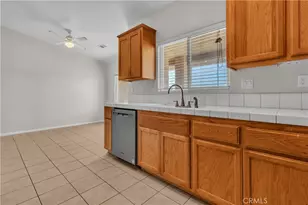 13473 Rochester, Phelan, CA 92371 - Photo 10