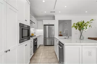 180 Frontier, Irvine, CA 92620 - Photo 6