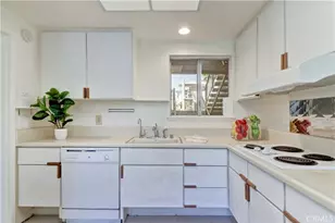 2184 Via Mariposa, Laguna Woods, CA 92637 - Photo 18