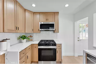 1325 Talmadge, Los Angeles, CA 90027 - Photo 16