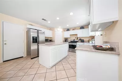 38199 Talavera Court, Murrieta, CA 92563 - Photo 14